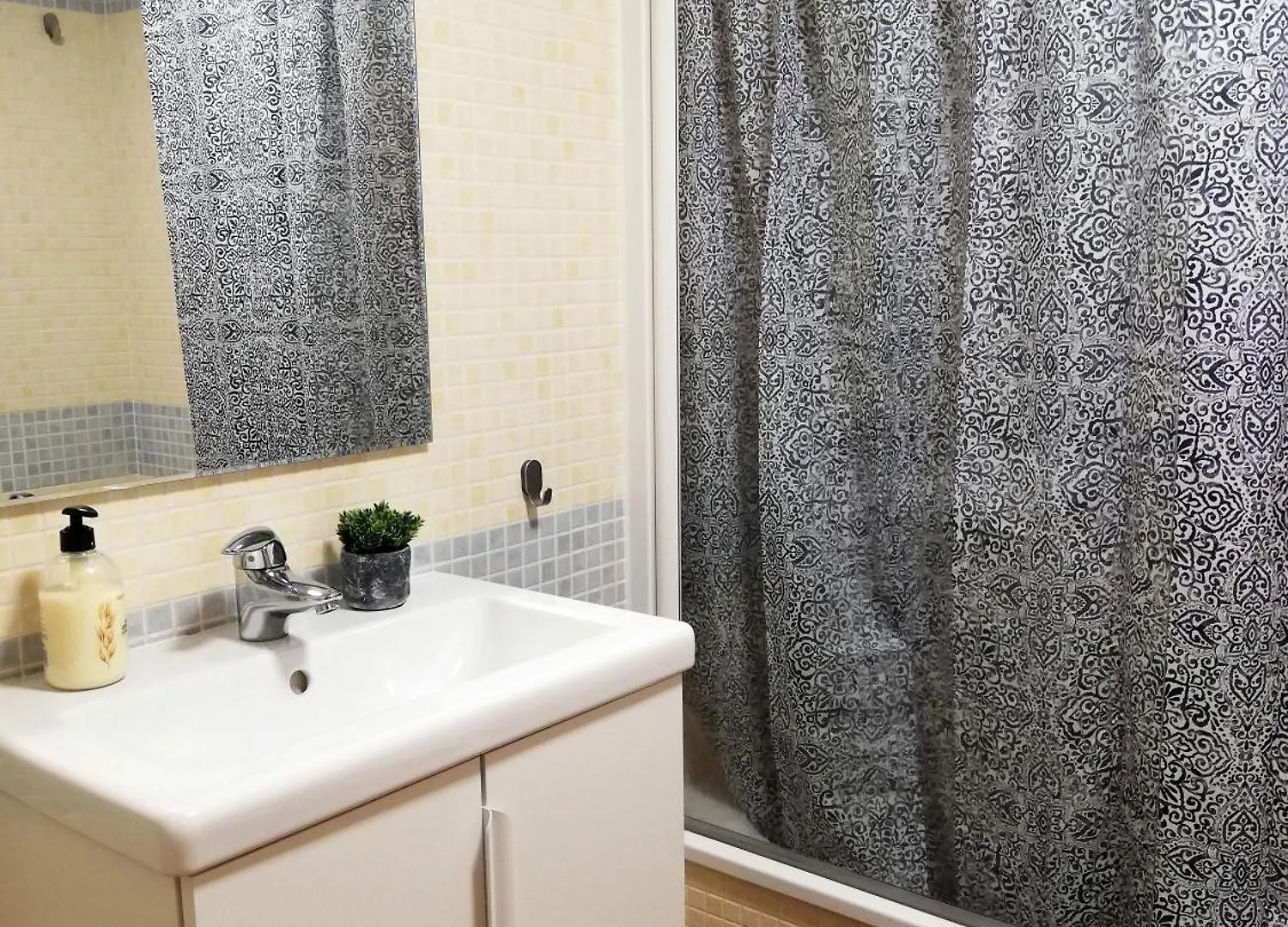 Apartamentos Arttyfal Con Parking Y Wifi By Surynieve Serra Nevada