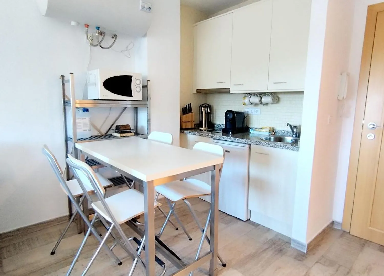 Apartamentos Arttyfal Con Parking Y Wifi By Surynieve Serra Nevada