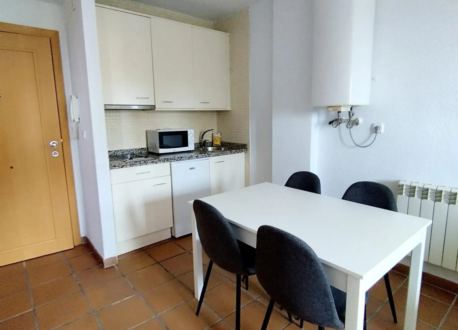 Apartamentos Arttyfal Con Parking Y Wifi By Surynieve Sierra Nevada