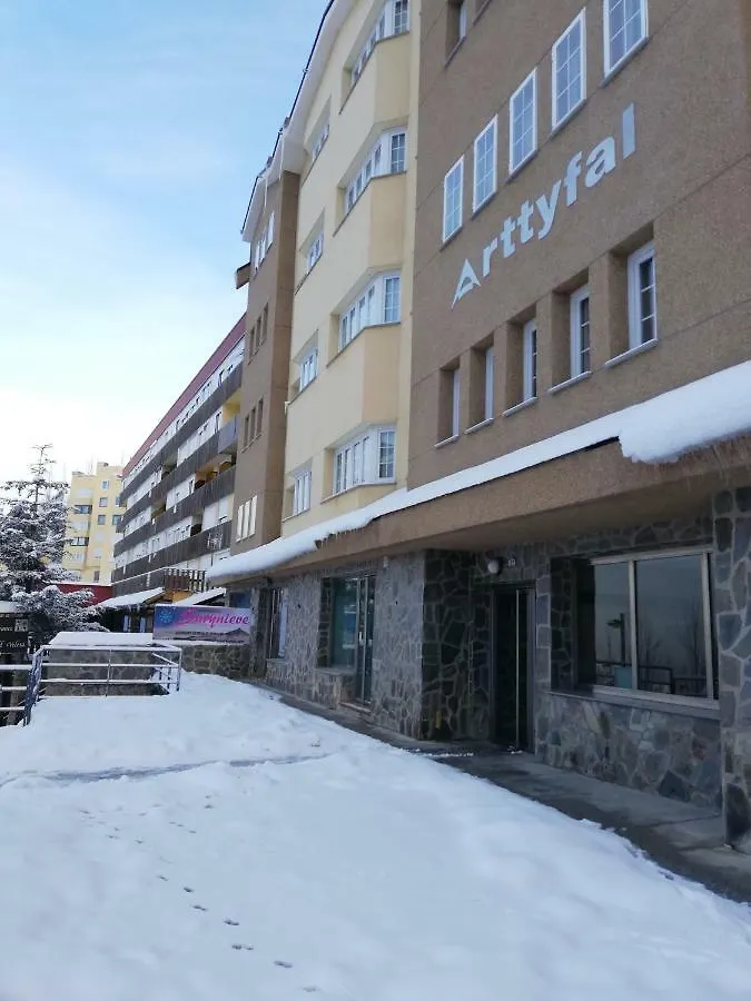 Apartamentos Arttyfal Con Parking Y Wifi By Surynieve Serra Nevada